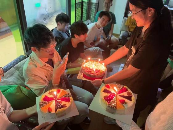 89d814fb94aa3b253512e0952888e63